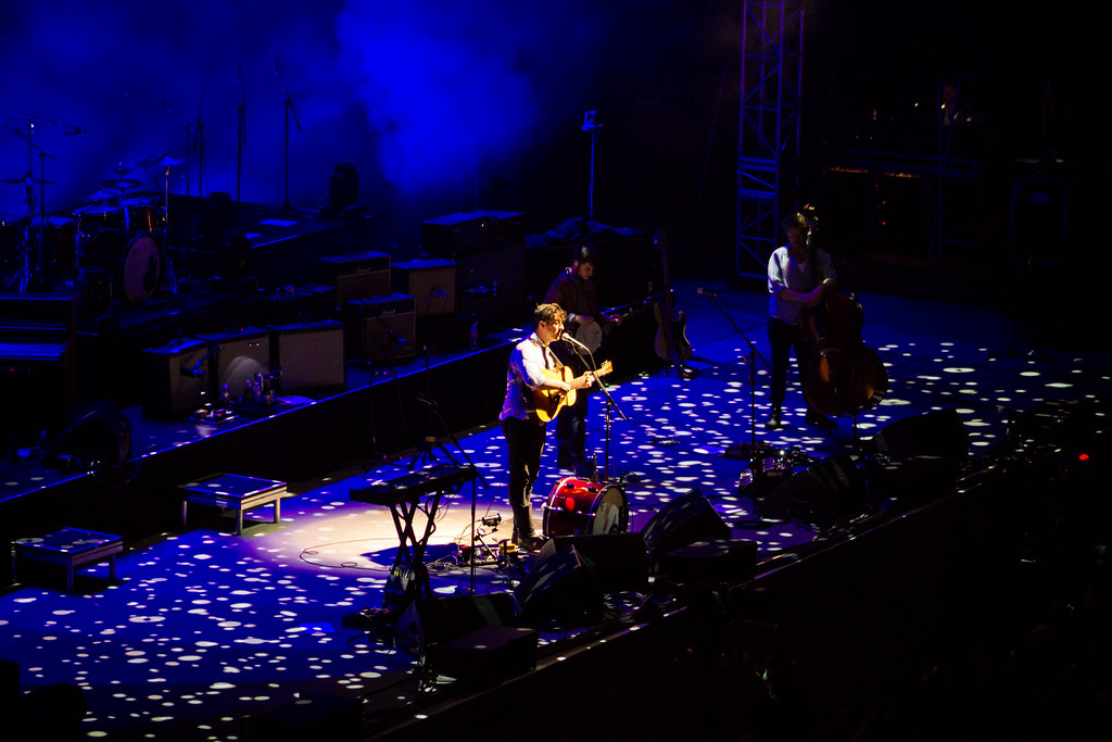 Image of the Mumford and Sons on the stage